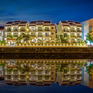 Laluna Riverside Hotel&spa Hotel